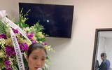 [ẢNH] Xúc động hình các nghệ sĩ Việt trong tang lễ nghệ sĩ hài Anh Vũ tại Mỹ